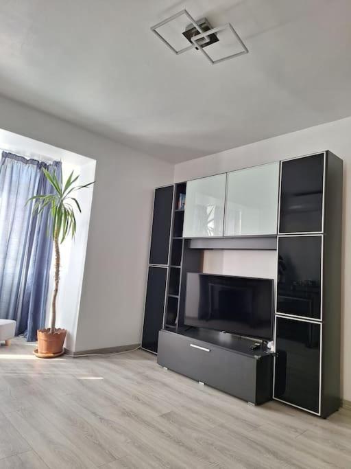 Miha'S Apartament Sulina Ngoại thất bức ảnh