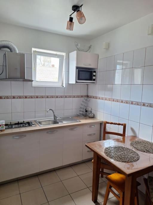 Miha'S Apartament Sulina Ngoại thất bức ảnh